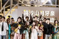 BLG战队赛前准备全记录：休息室氛围凸显战术讨论与团队凝聚力